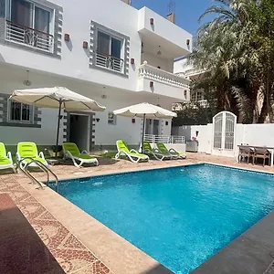 https://moon-house-of-luxor-with-balcony-garden-view.hotels-luxor-egypt.com
